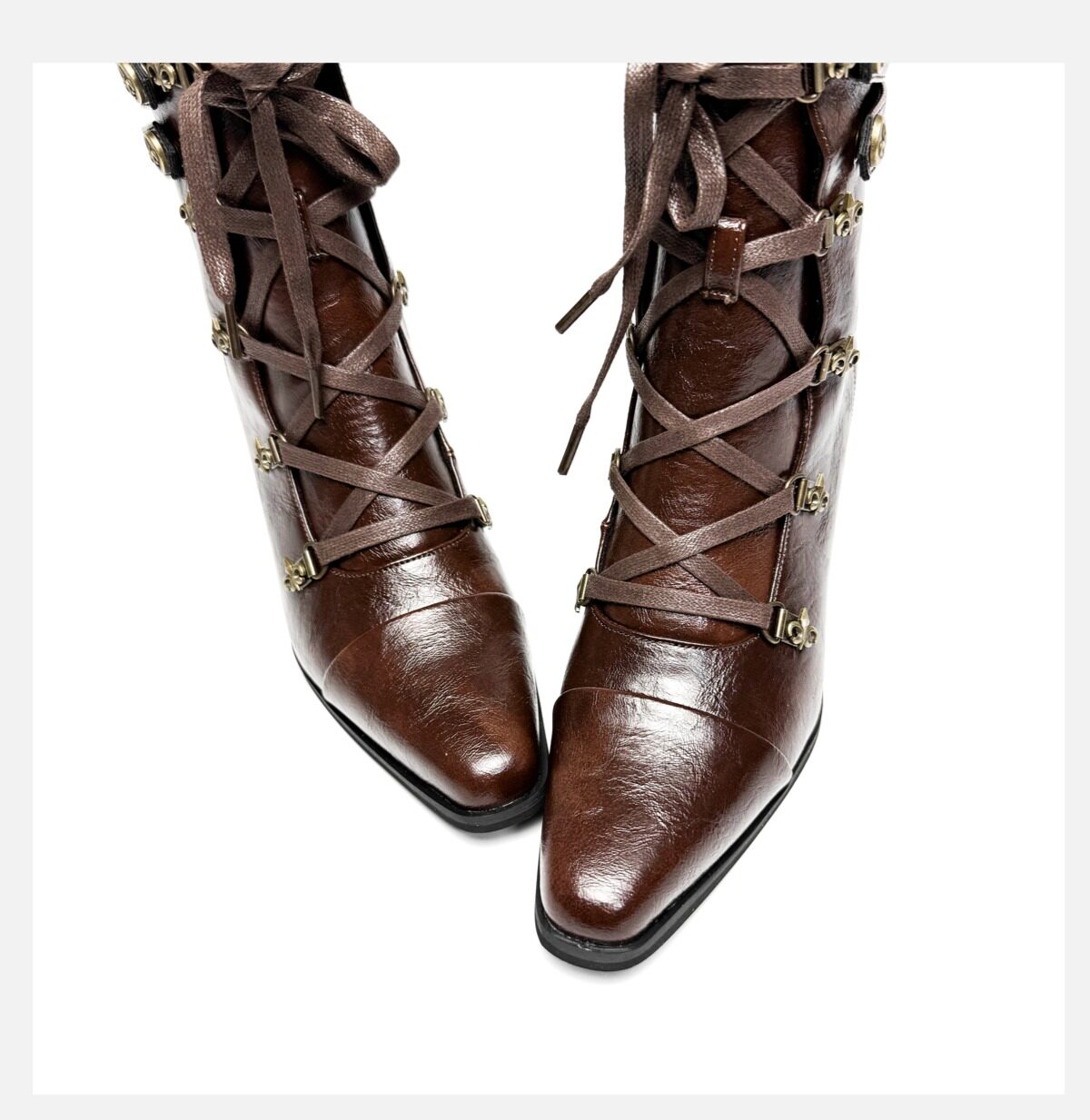 整齐朋克风鞋子