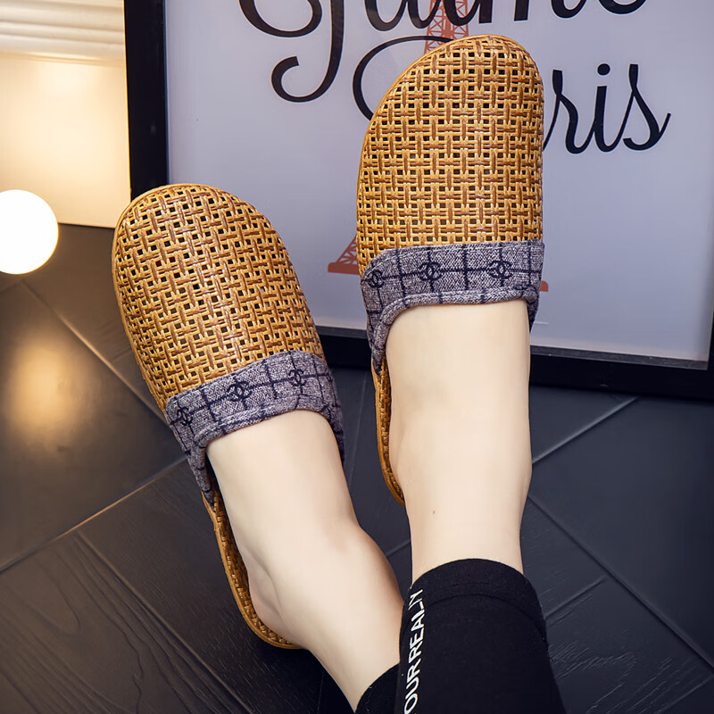 藤编凉鞋